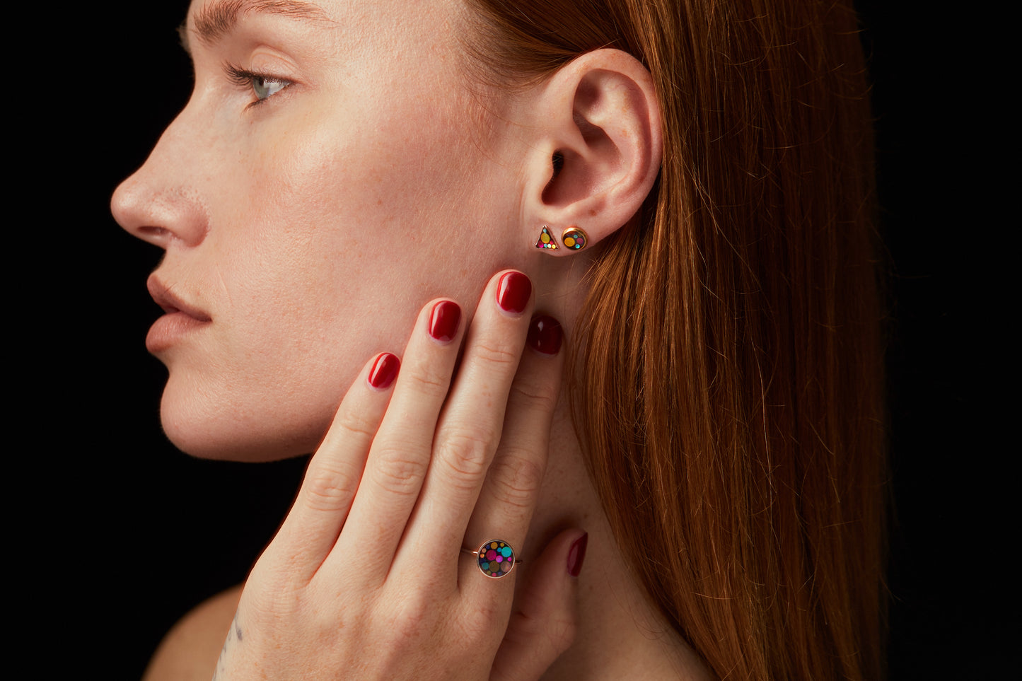 Disco ear studs with colourful sparkles in 6 or 10mm