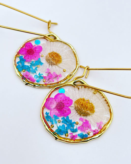 Dangle earrings with daisies and pink flowers in gold or silver