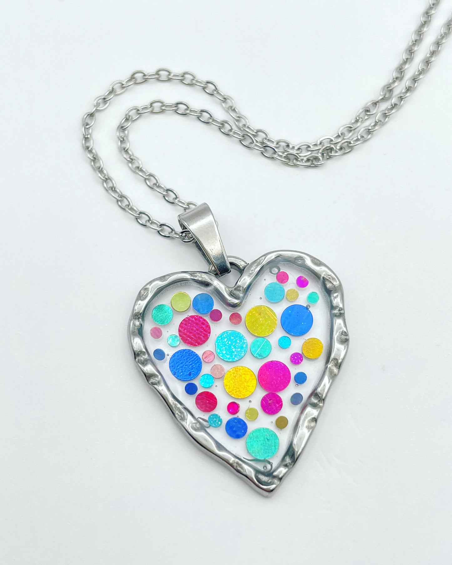 Disco heart necklace with colourful sparkles