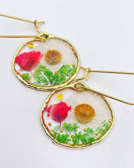 Dangle earrings with poppies and Daisies in gold or silver