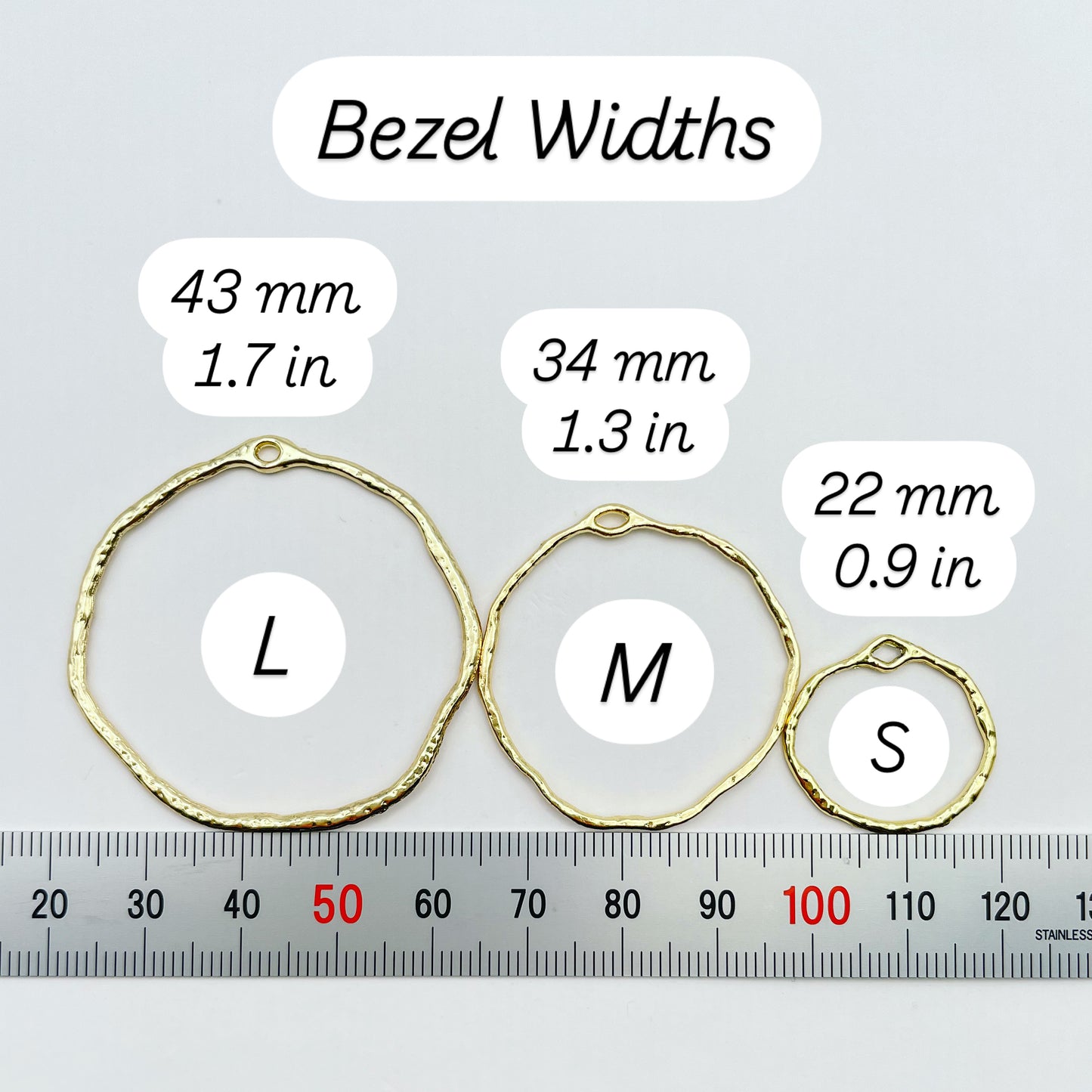 Bespoke customisable pendant necklace with real flowers