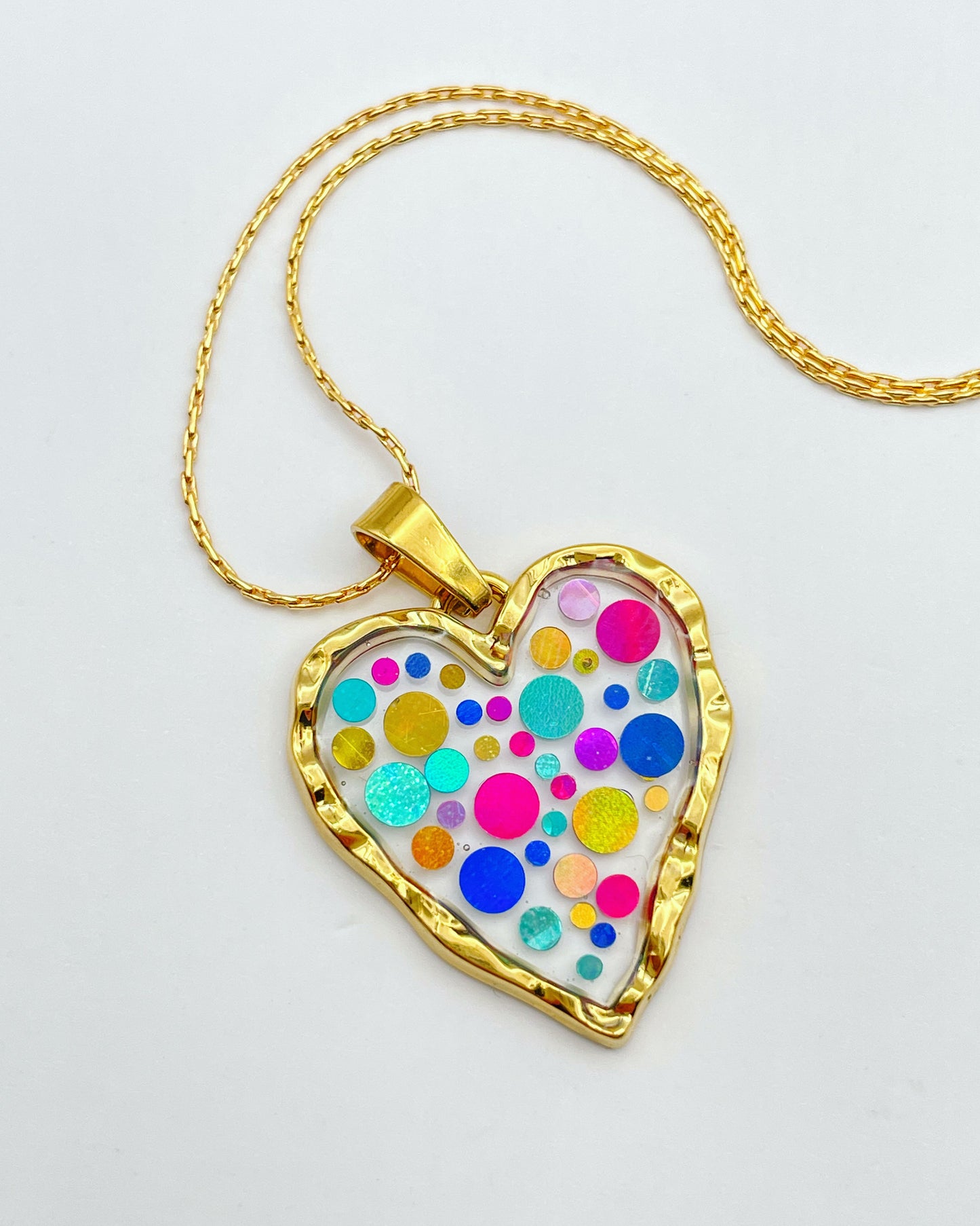 Disco heart necklace with colourful sparkles