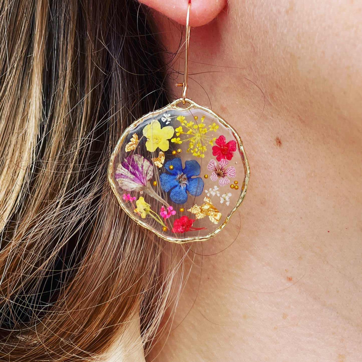 Statement earrings with real flowers and gold leaf