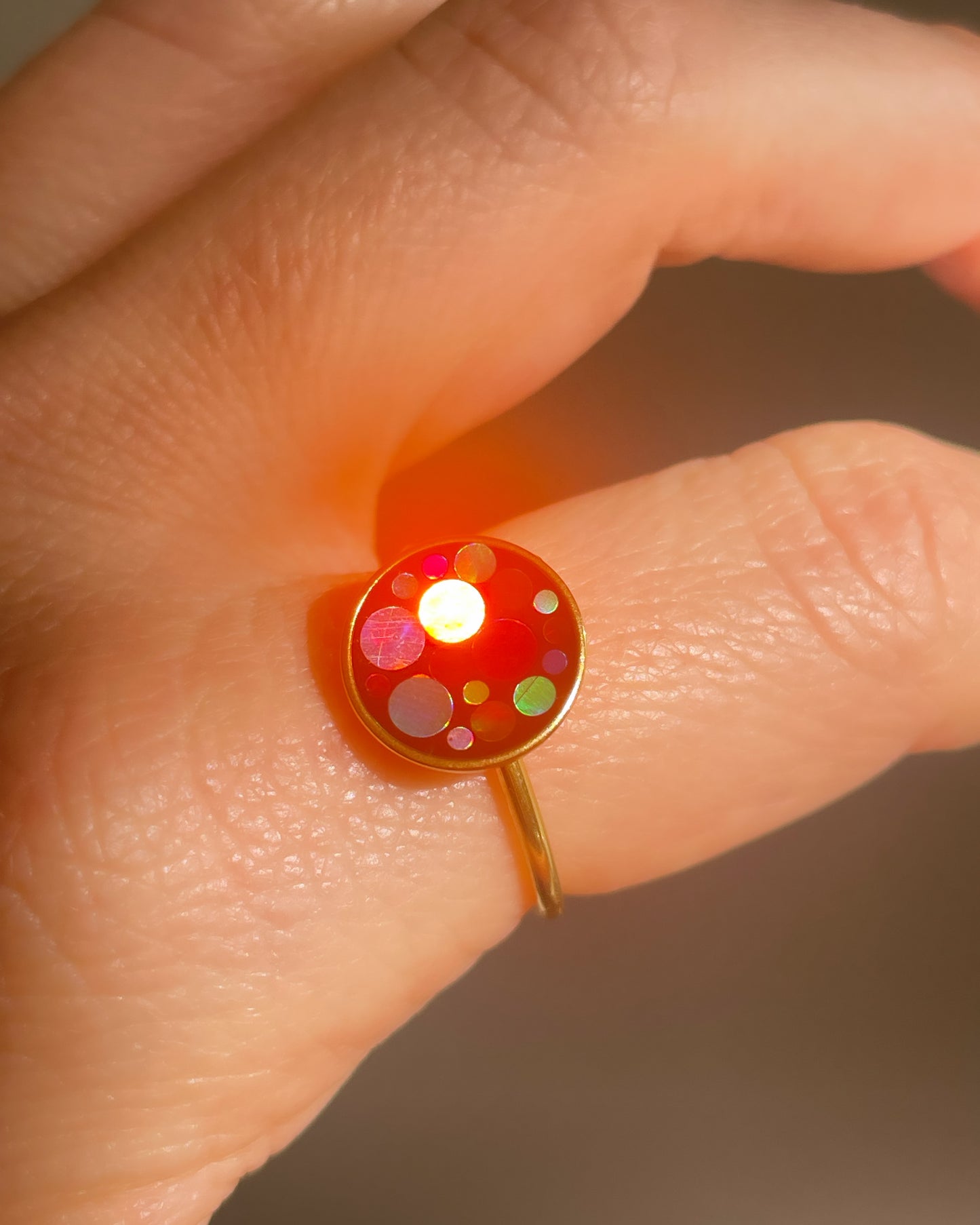 Colourful sparkly disco ring in 10mm
