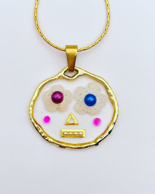 Cute robots pendant necklace with flowers