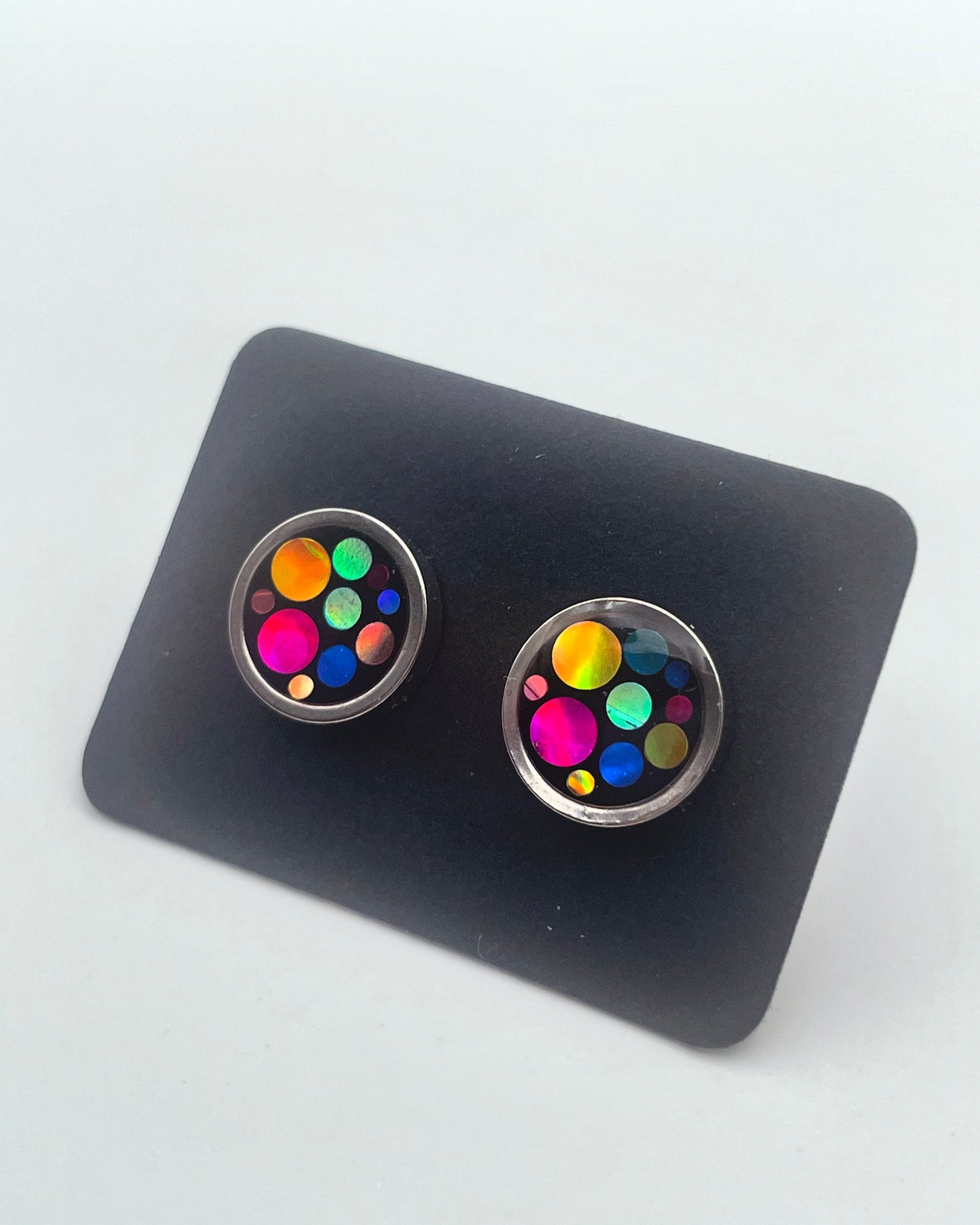 Disco ear studs with colourful sparkles in 6 or 10mm
