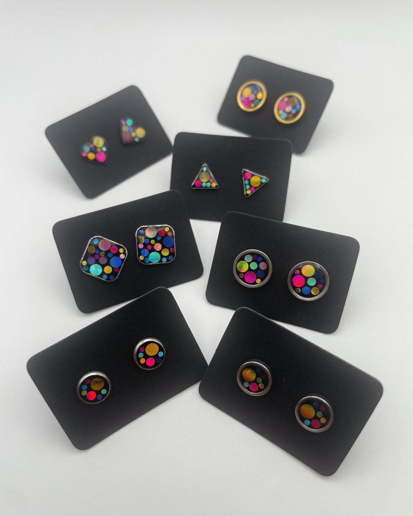 Disco ear studs with colourful sparkles in 6 or 10mm