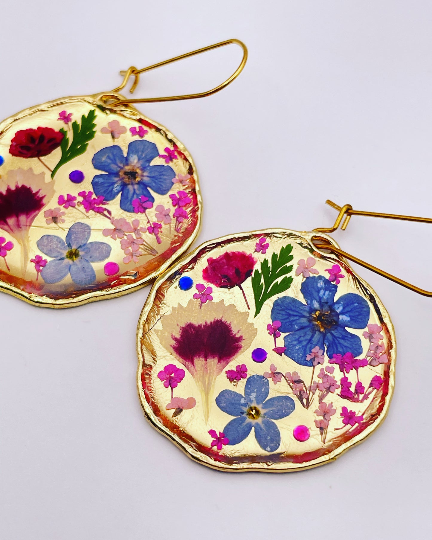 Statement earrings with real flowers and gold leaf