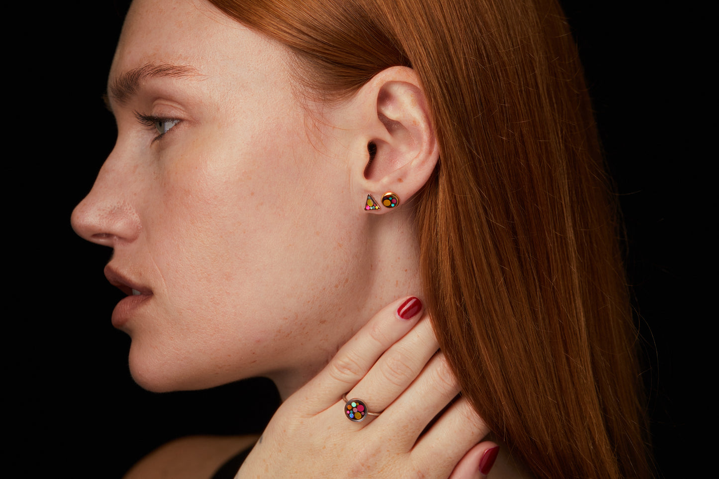 Disco ear studs with colourful sparkles in 6 or 10mm