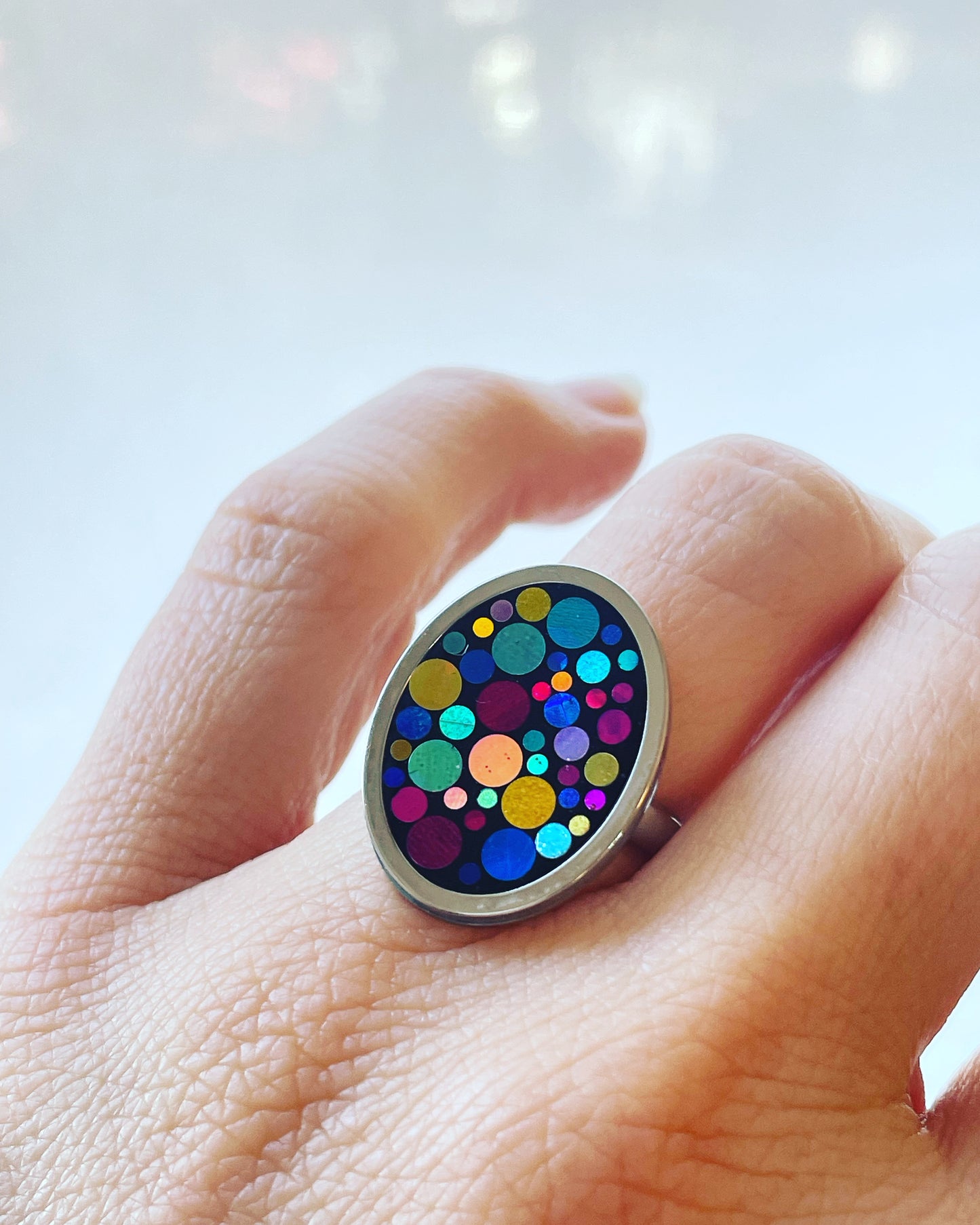 Statement oval ring with colourful disco glitter
