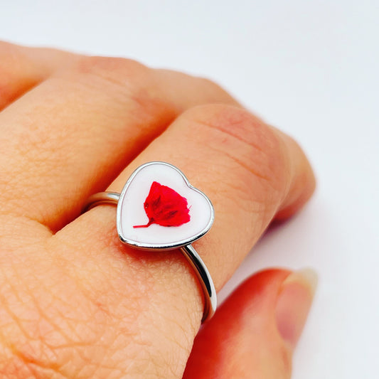 Heart ring with red flowers in 10mm
