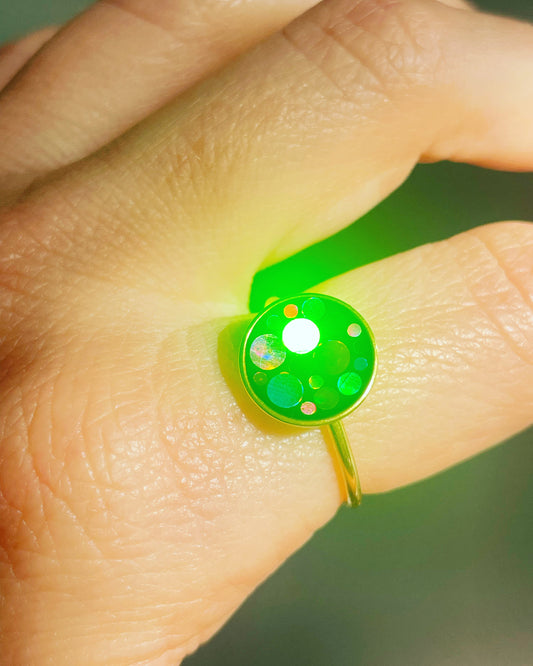 Colourful sparkly disco ring in 10mm