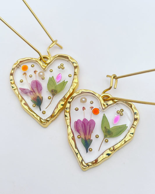 Heart dangle earrings with real flowers in gold or silver