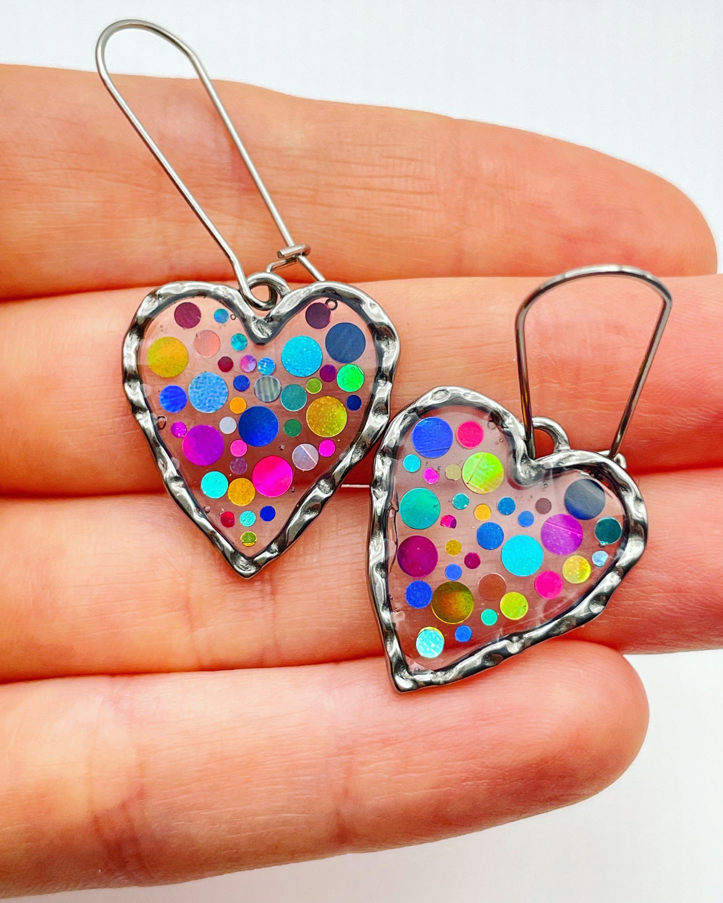 Disco heart earrings with colourful sparkles