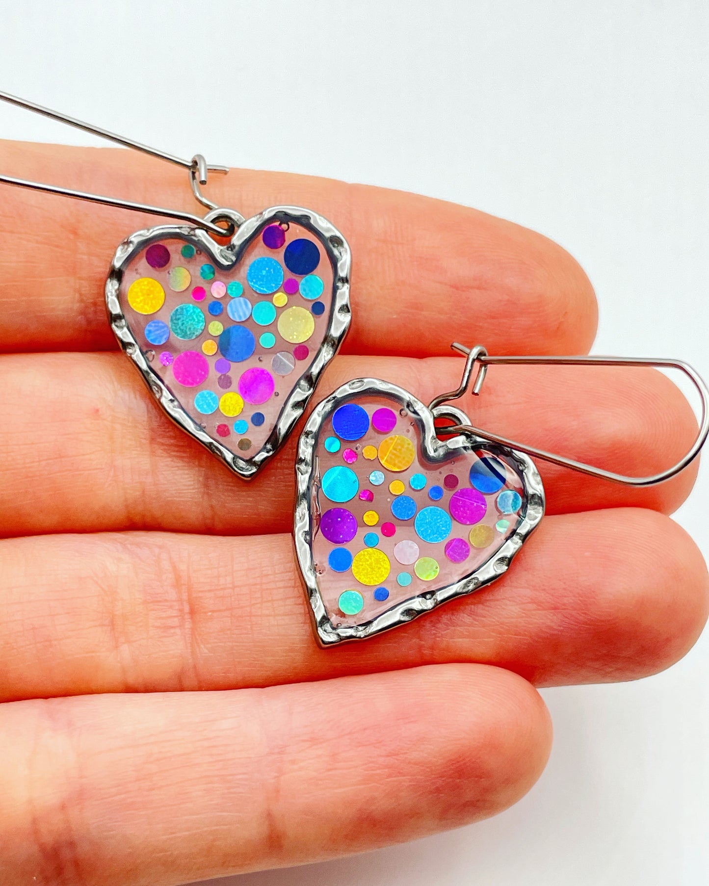 Disco heart earrings with colourful sparkles