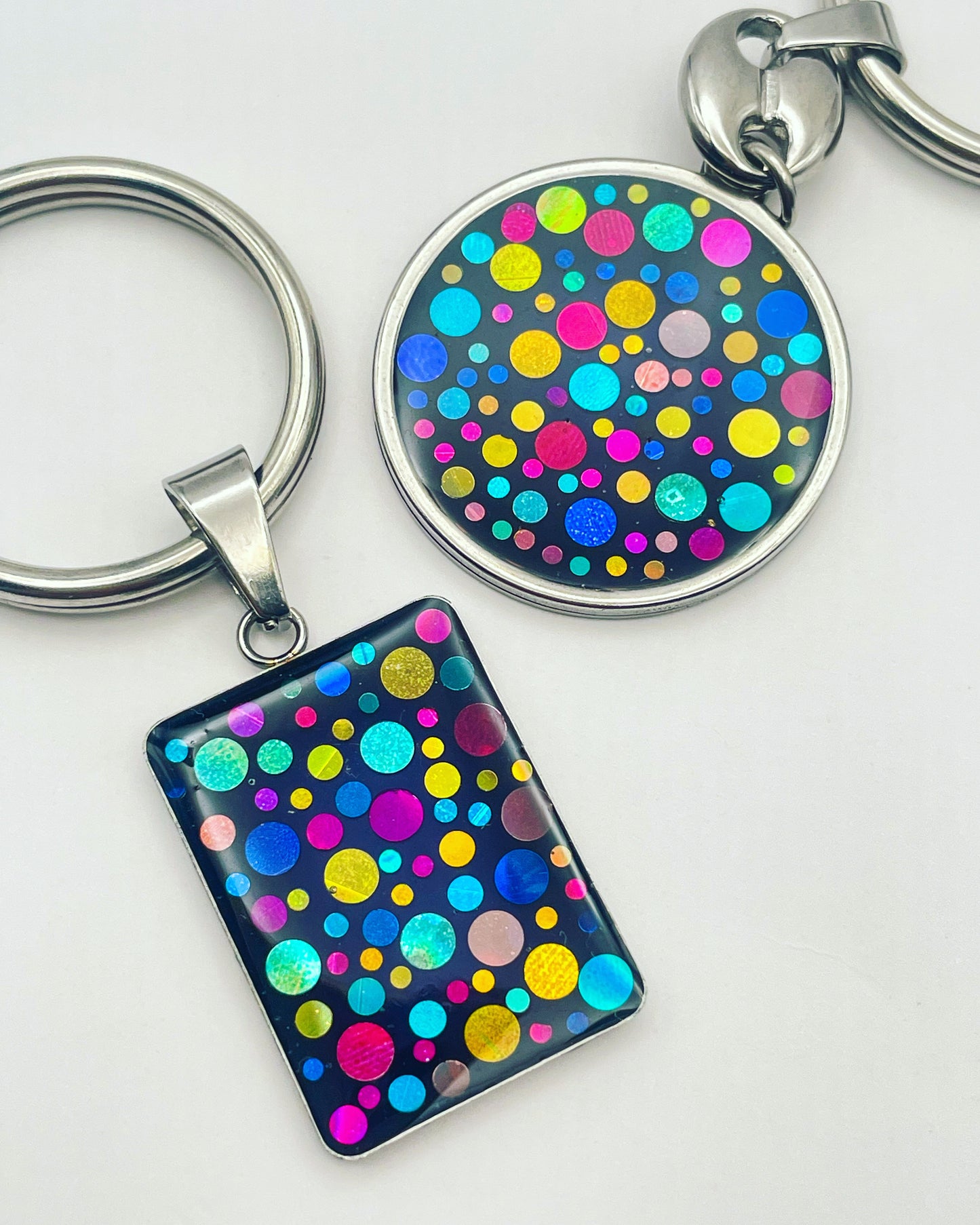 Disco keyrings with colourful sparkles circle or rectangle