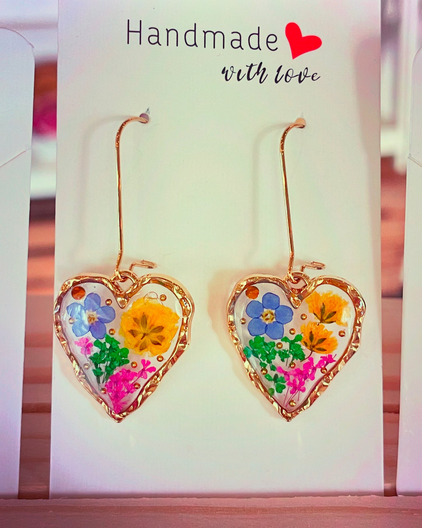 Heart dangle earrings with forget-me-not in gold or silver