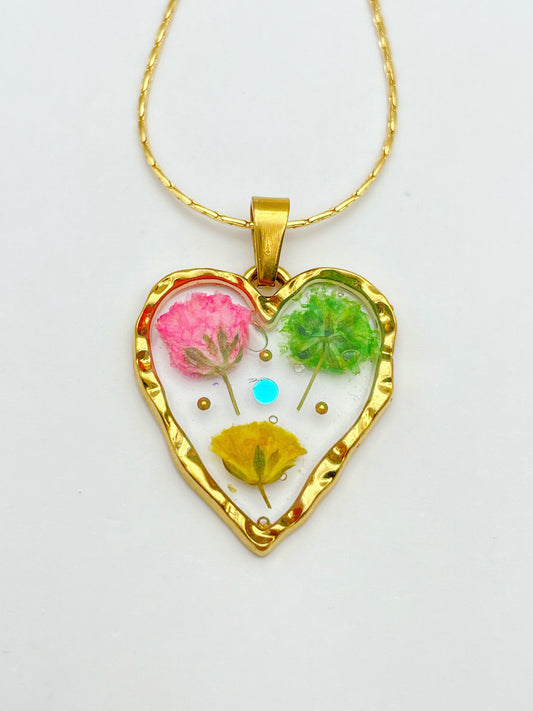 Heart pendant necklace with colourful beby's breath flowers