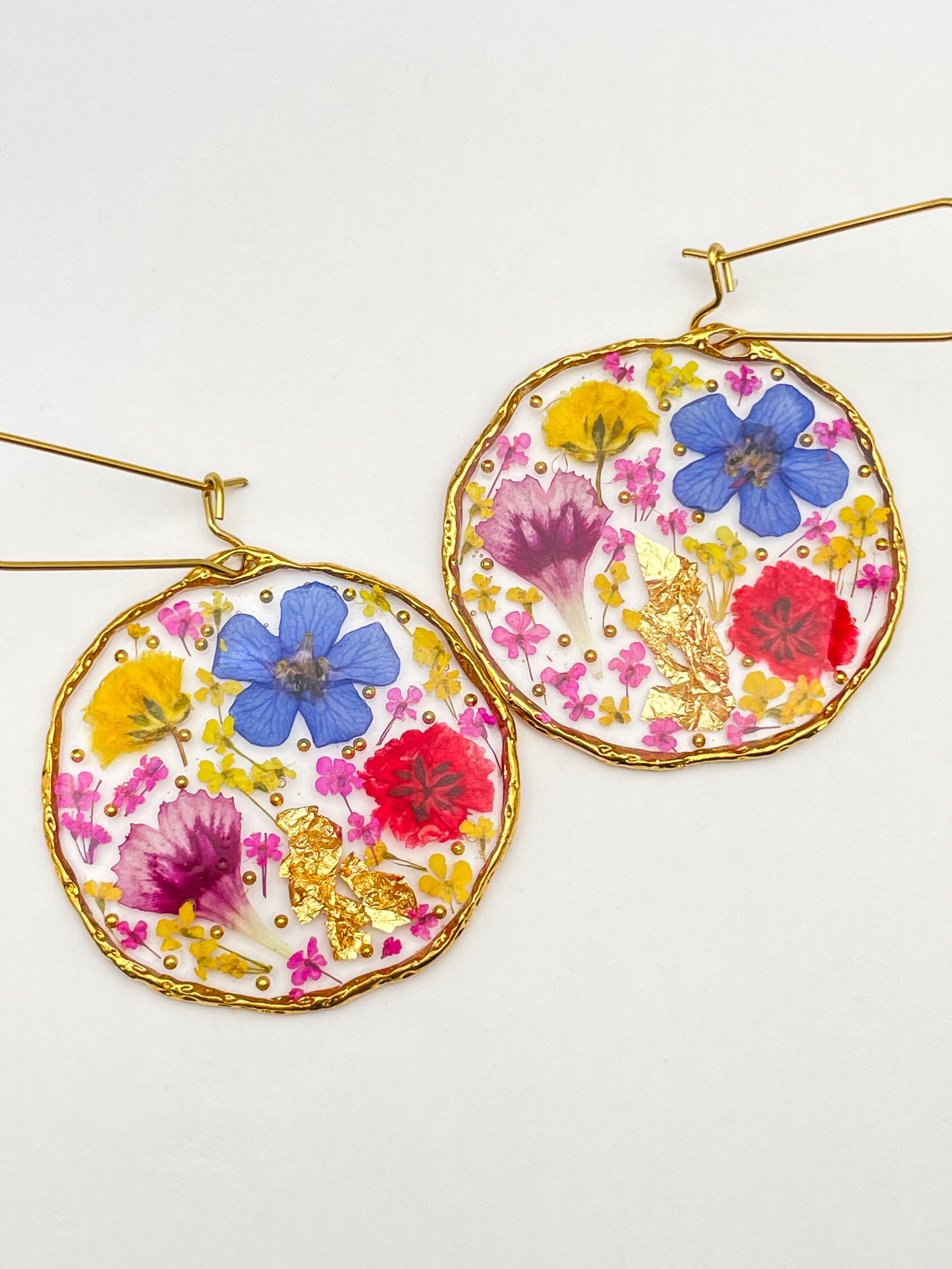 Dangle earrings with red poppiers and colourful flowers
