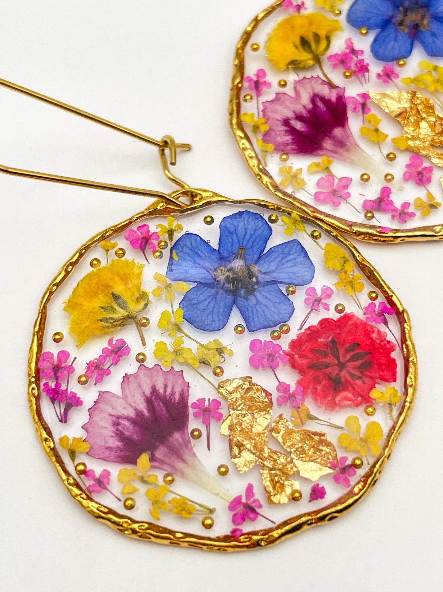 Dangle earrings with red poppiers and colourful flowers