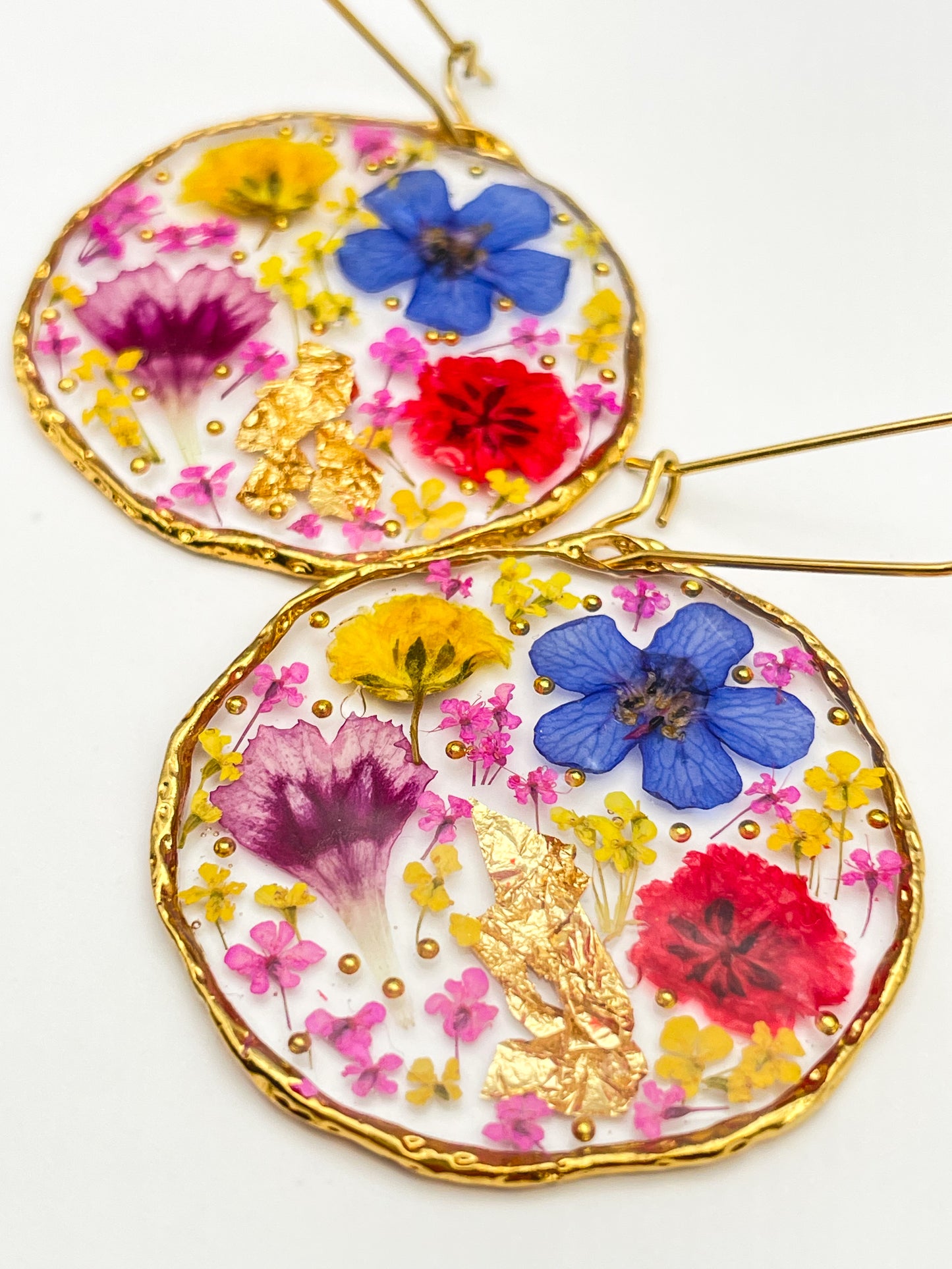 Dangle earrings with red poppiers and colourful flowers