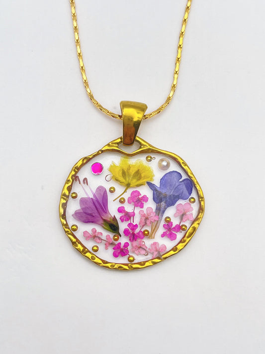 Pendant necklace with lavender and pink flowers