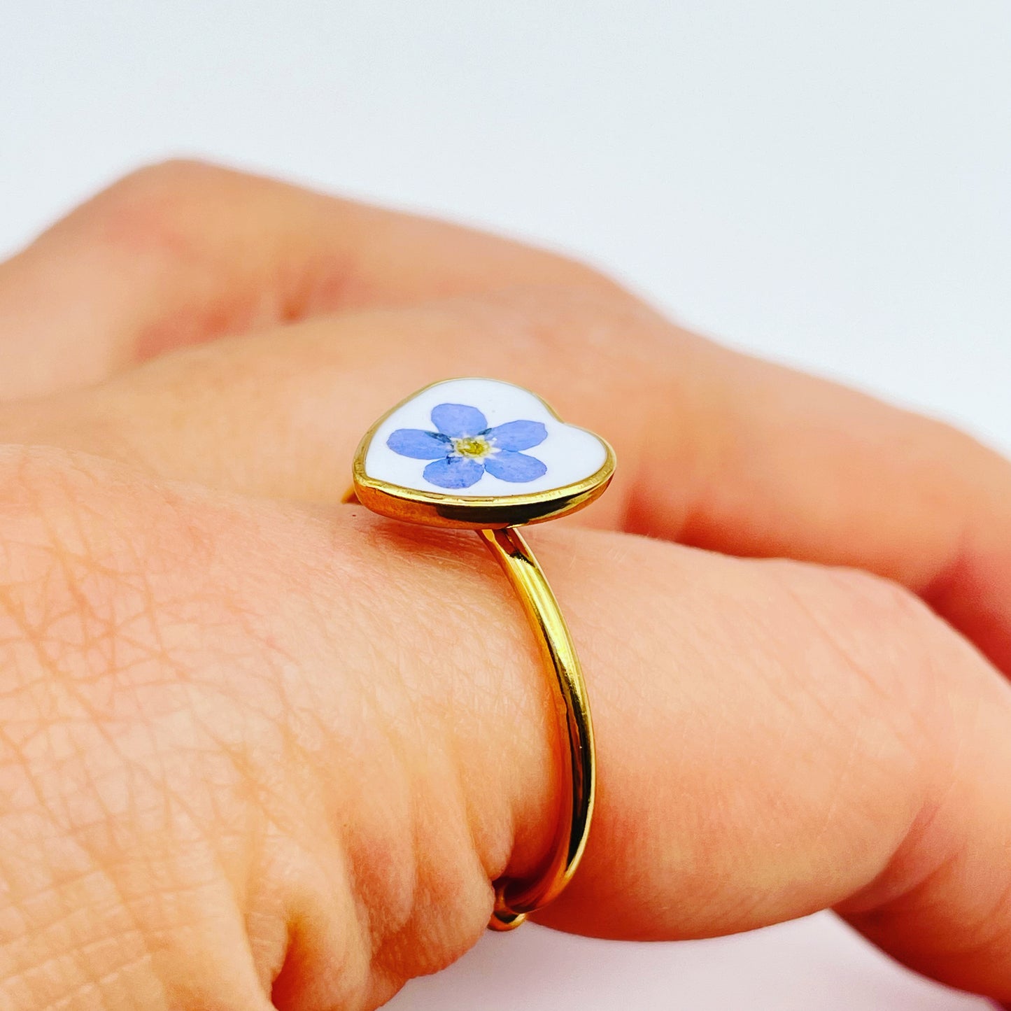Heart ring with forget-me-not in gold or silver 10mm