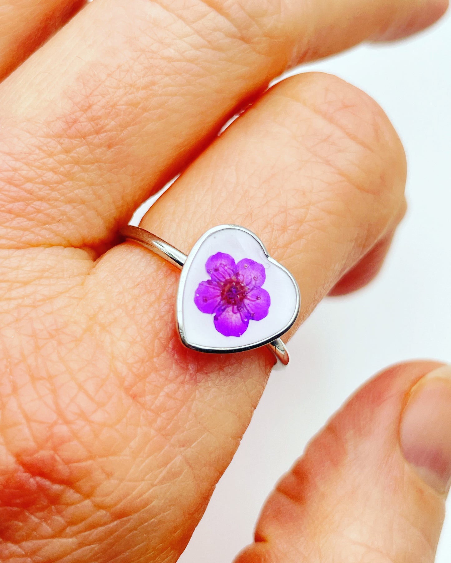 Heart ring with forget-me-not in gold or silver 10mm