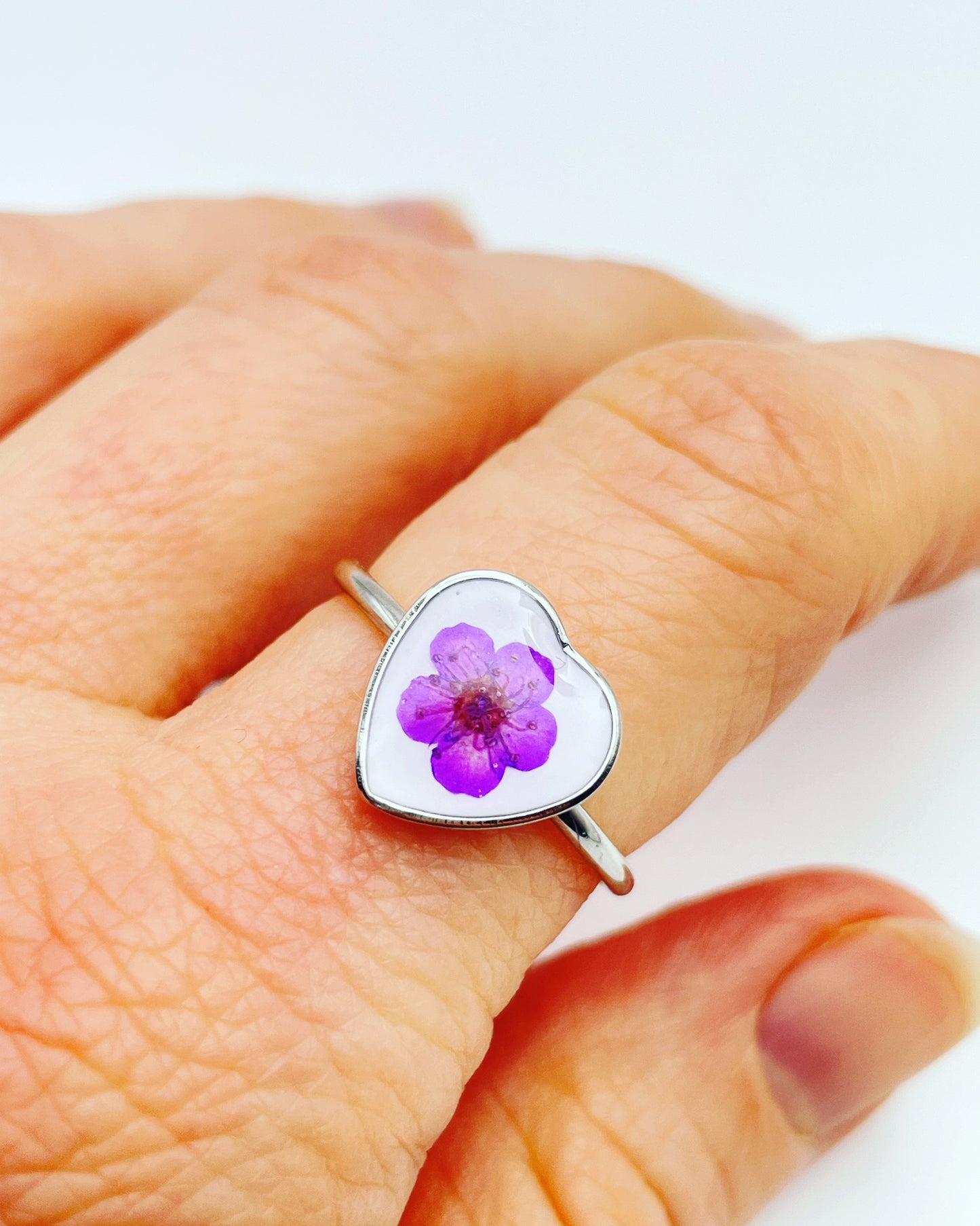 Heart ring with forget-me-not in gold or silver 10mm