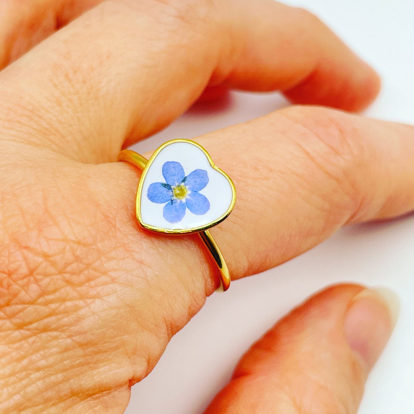 Heart ring with forget-me-not in gold or silver 10mm