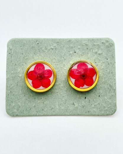 Stud earrings with colourful flowers in 10mm