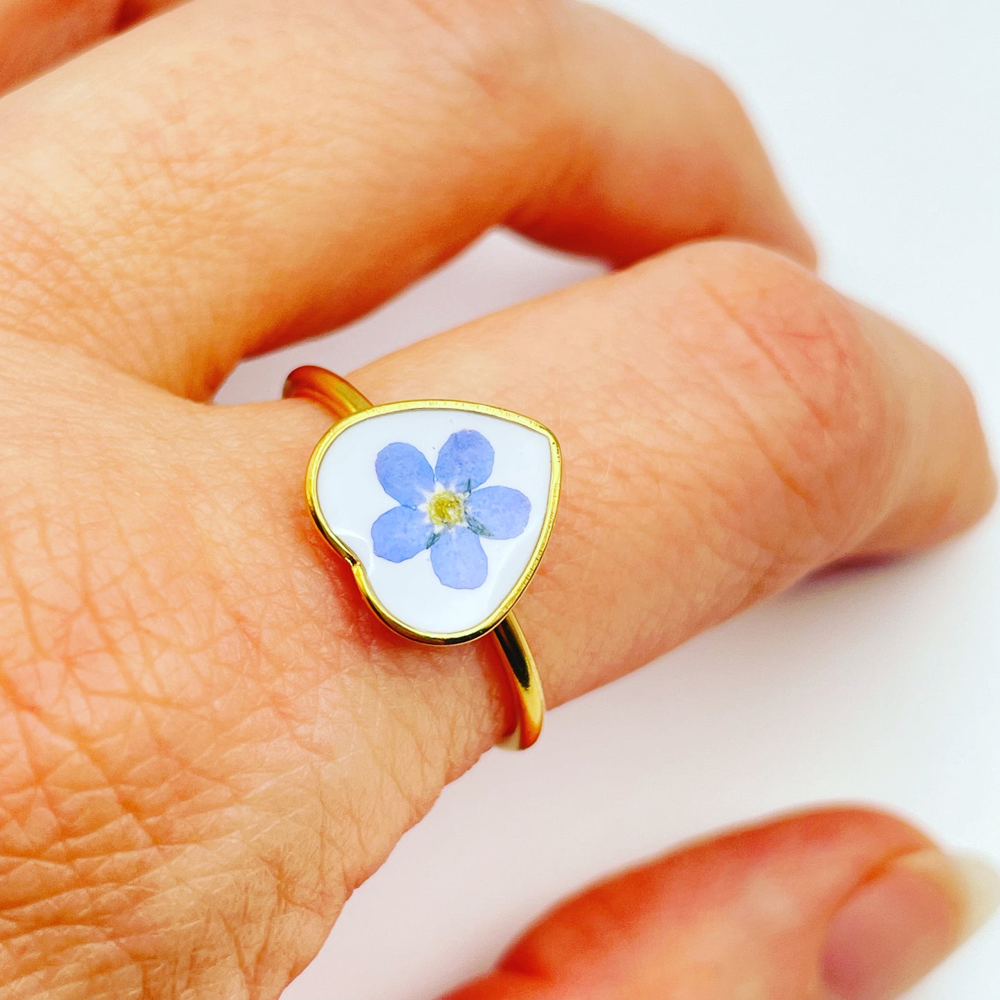 Heart ring with forget-me-not in gold or silver 10mm
