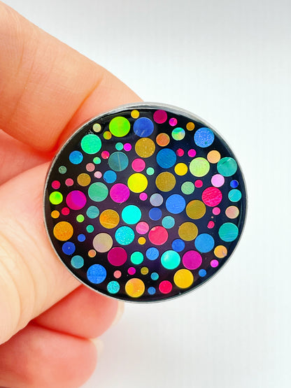 Disko-Brosche/-Anstecker mit bunten Glitzerelementen