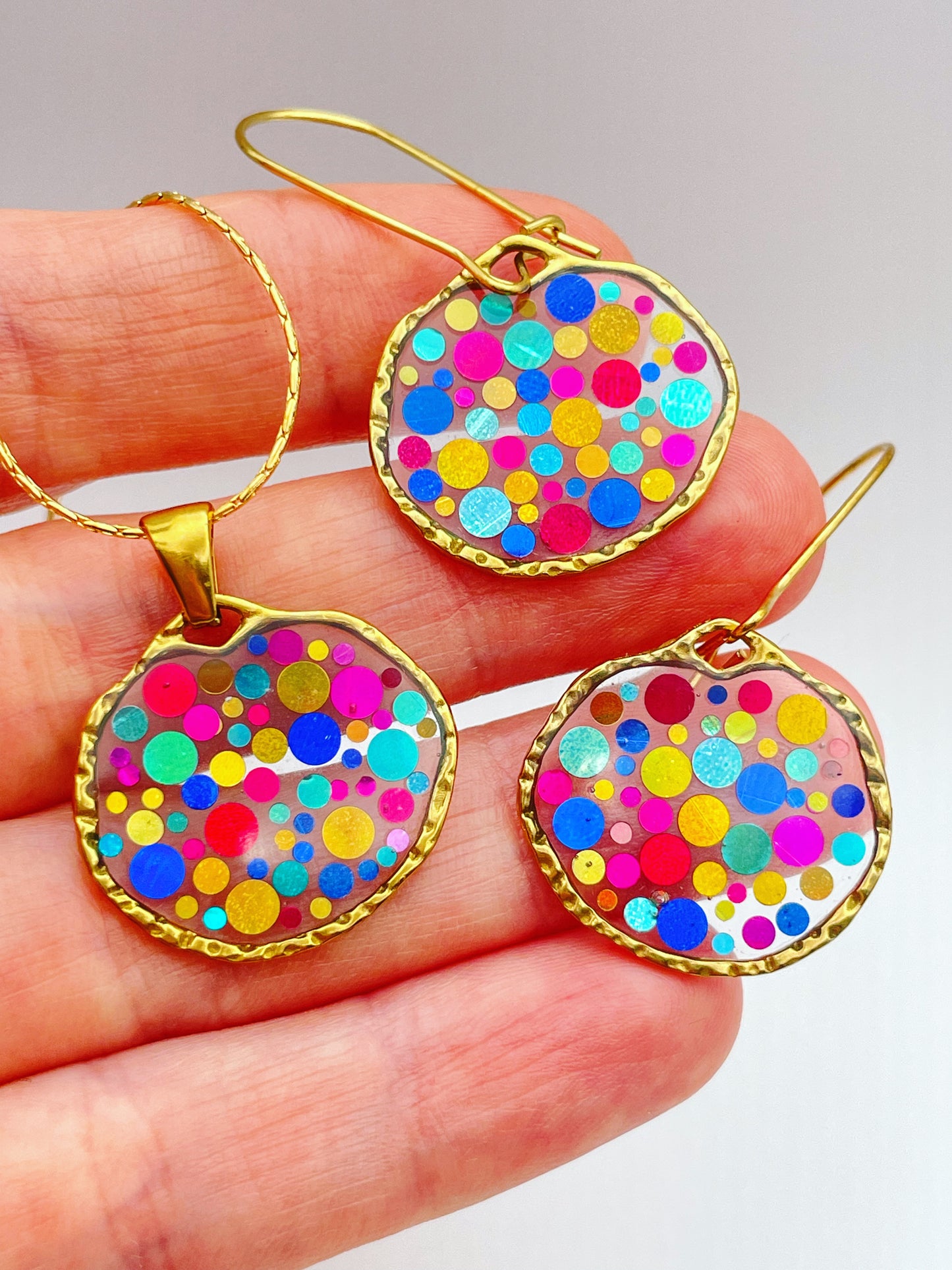 Small statement disco necklace with colourful sequins