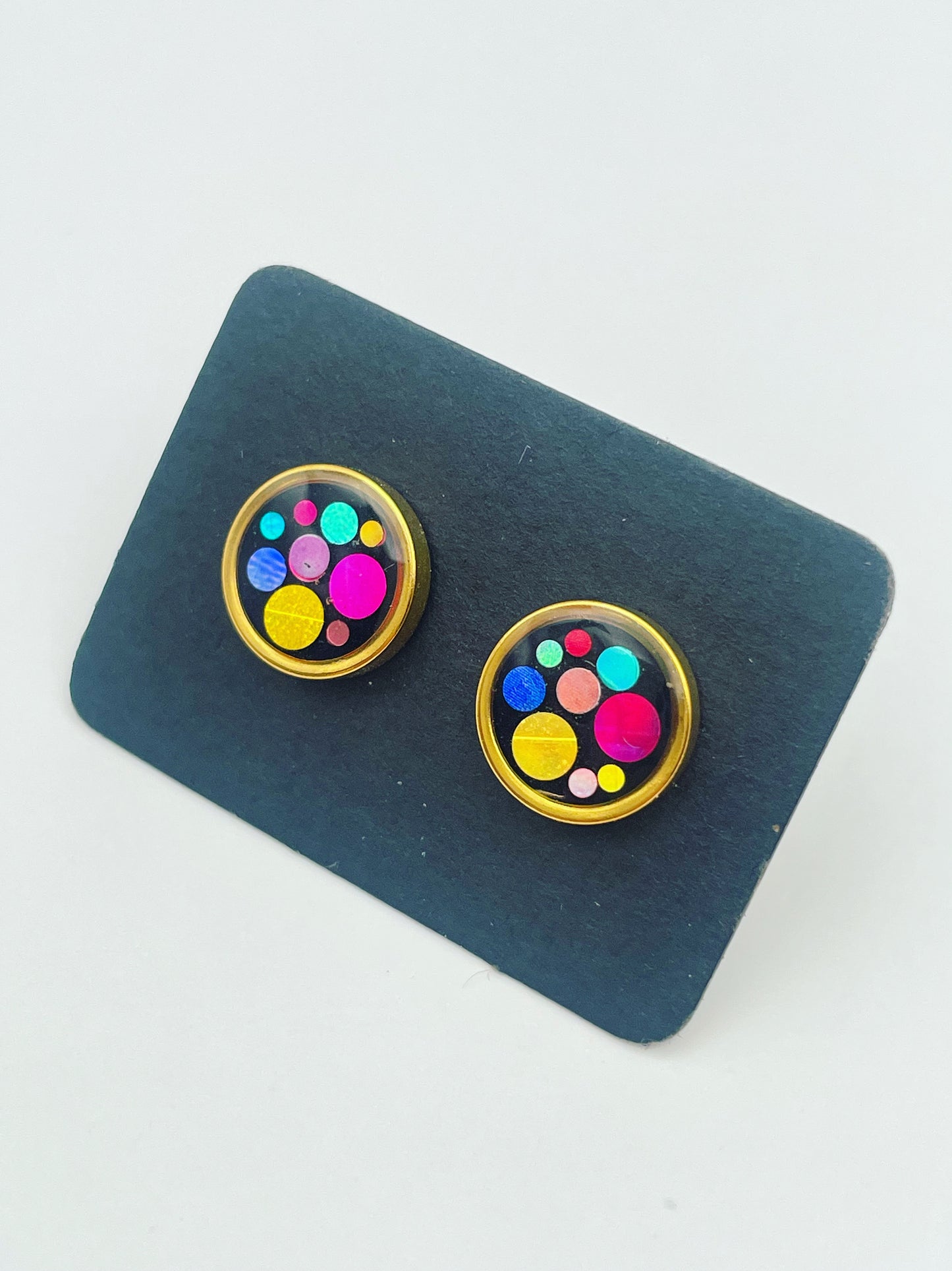 Disco ear studs with colourful sparkles in 6 or 10mm