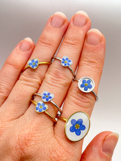 Mini-Herzring mit echten Vergissmeinnicht-Blumen