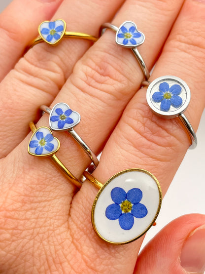 Mini-Herzring mit echten Vergissmeinnicht-Blumen