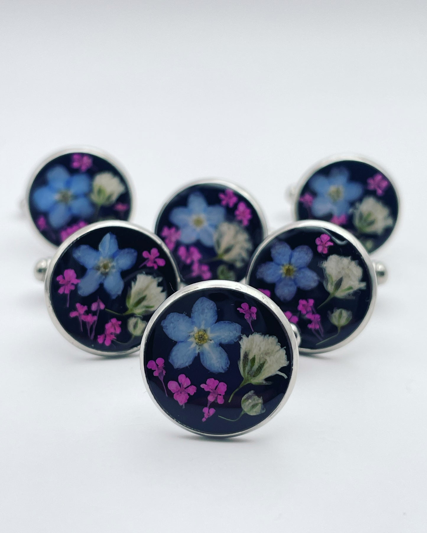Manschettenknöpfe mit Vergissmeinnicht und Schleierkrautblüten, 16 mm