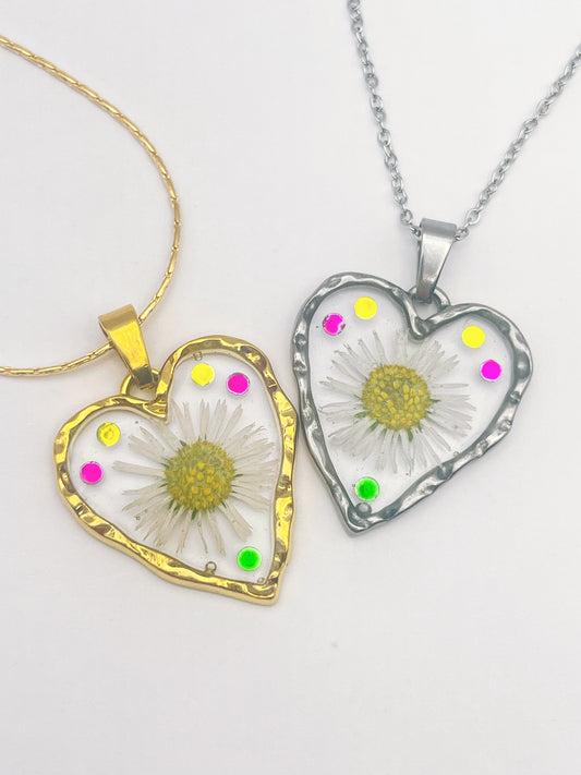 Heart pendant necklace with daisies and colourful crytals