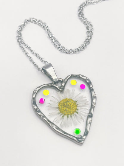 Heart pendant necklace with daisies and colourful crytals