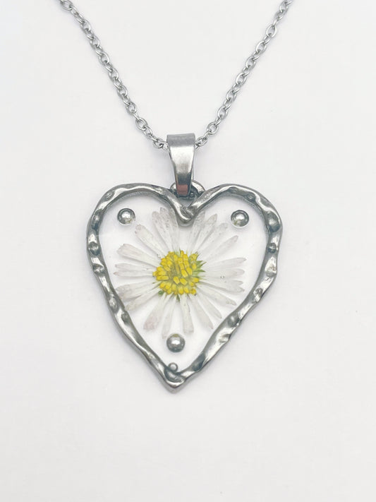 Heart pendant necklace with daisies and silver beads