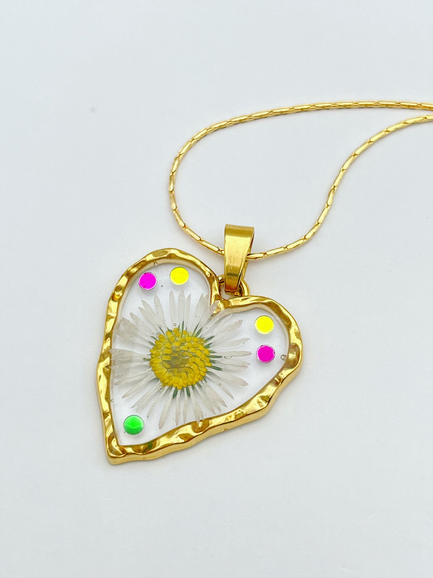 Heart pendant necklace with real daisies in gold or silver