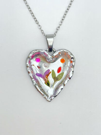 Silver heart necklace with pink flowers