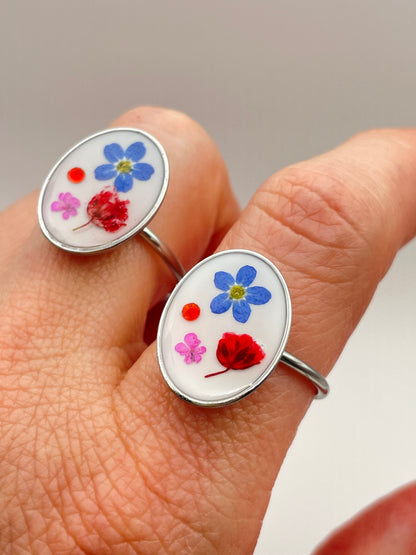 Ring mit echten Blumen im Marie-Antoinette-Stil