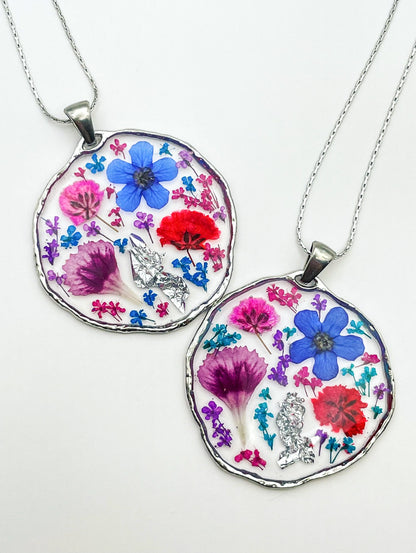 Statement necklace with colourful flowers in silver