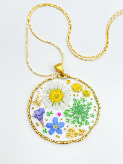 Statement necklace with daisy, lavender and forget-me-not flowers