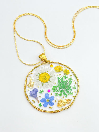 Statement necklace with daisy, lavender and forget-me-not flowers