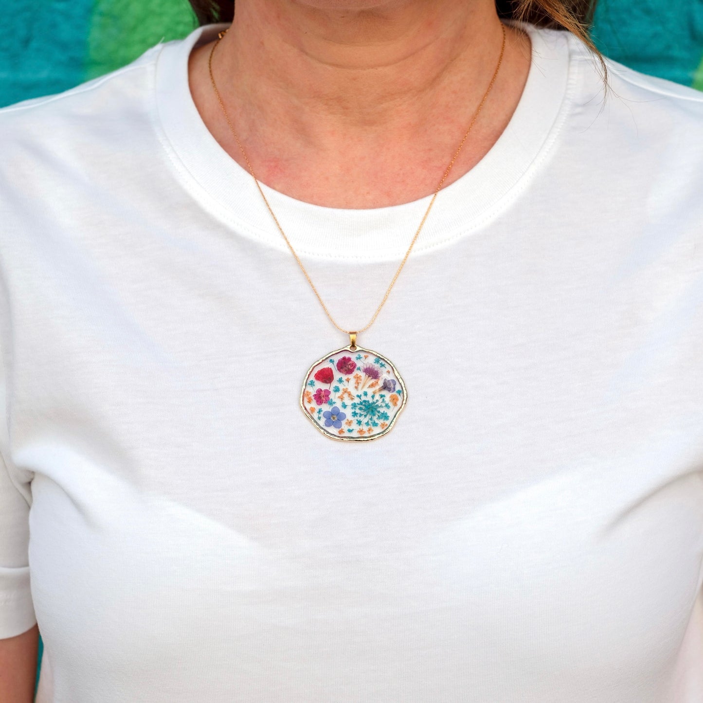 Bespoke customisable pendant necklace with real flowers