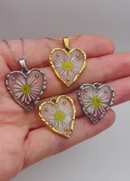 Heart dangle earrings with daisy flowers and silver beads