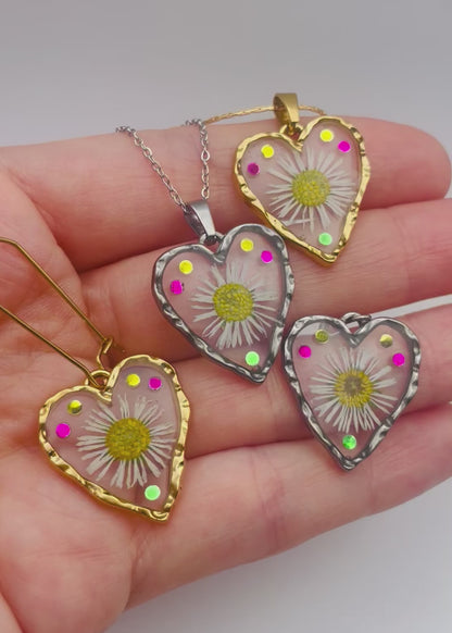 Heart dangle earrings with daisy flowers and colourful crystals